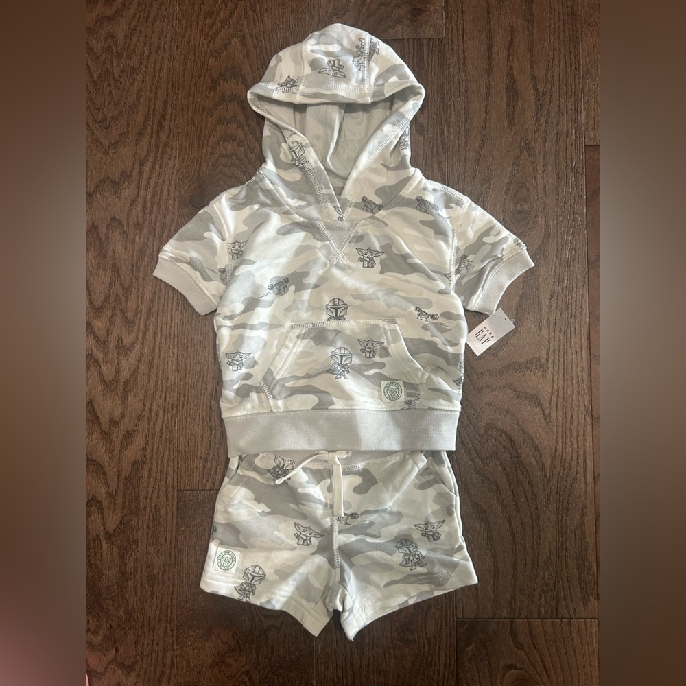 NWT Gap x Star Wars Size 18-24 month 2 Piece Set